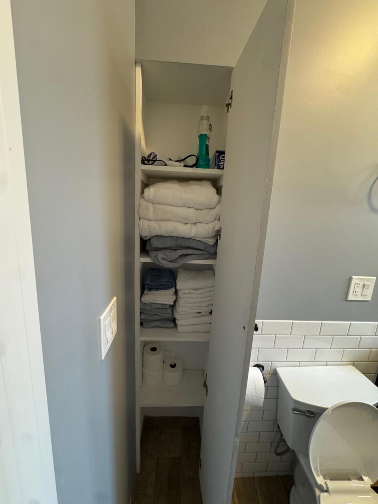 Edgewater Andersonville-area Close To Loyola Ez Parking Chicago