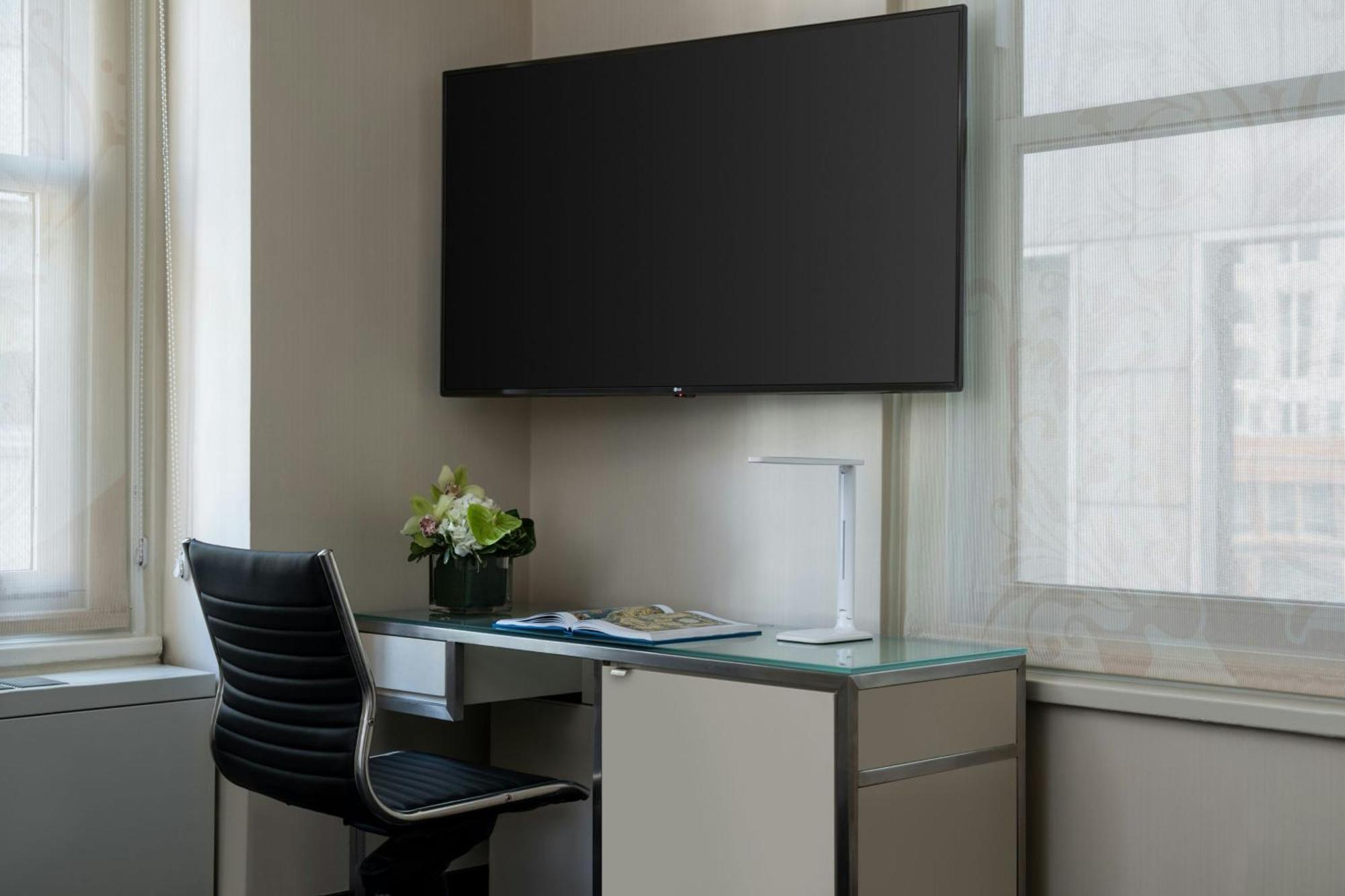 The Midland Hotel, Chicago, A Tribute Portfolio Hotel Chicago