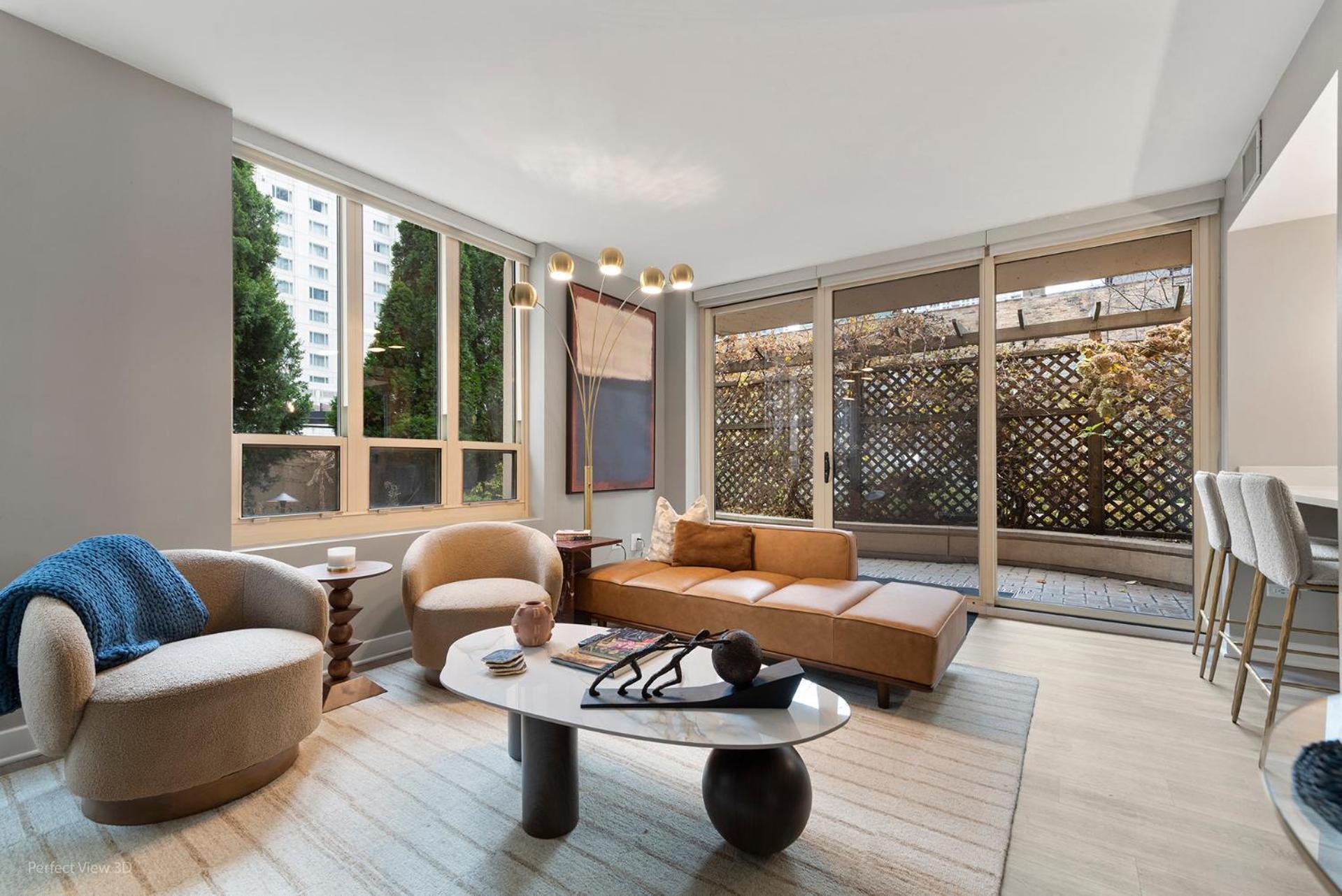 The Bernardin Gold Coast Luxury Near Magnificent Mile Apartment