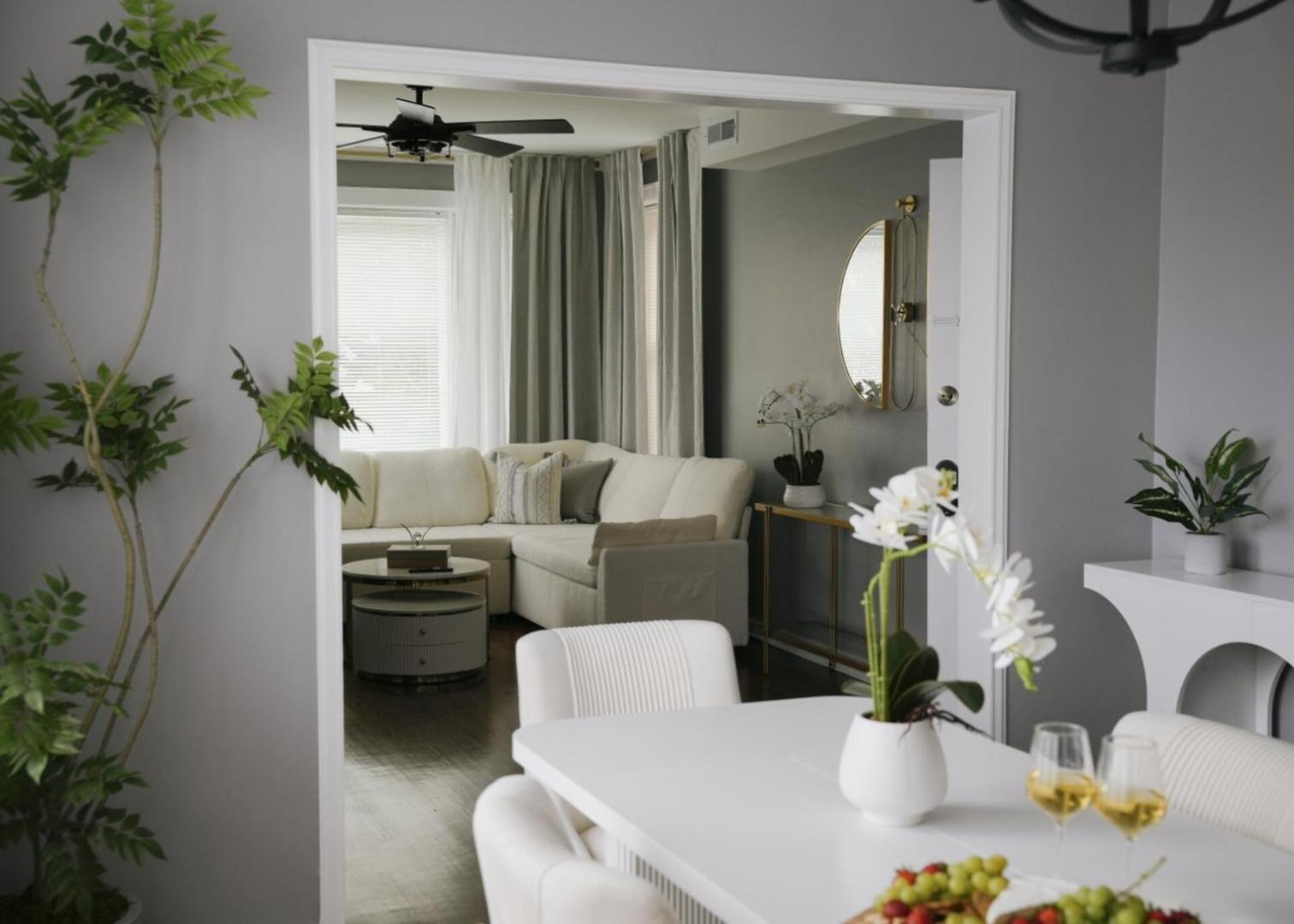 2br • Sleeps7 • Coffee Station • Backyard W/ Grill