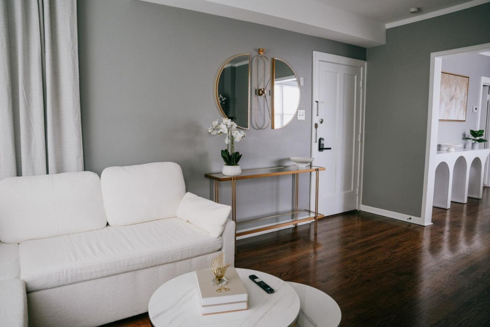 2br • Sleeps7 • Coffee Station • Backyard W/ Grill * Chicago