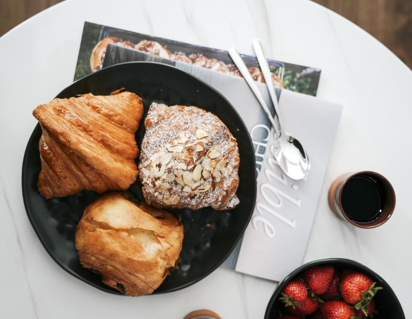 Apartment 2br • Sleeps7 • Coffee Station • Backyard W/ Grill Chicago