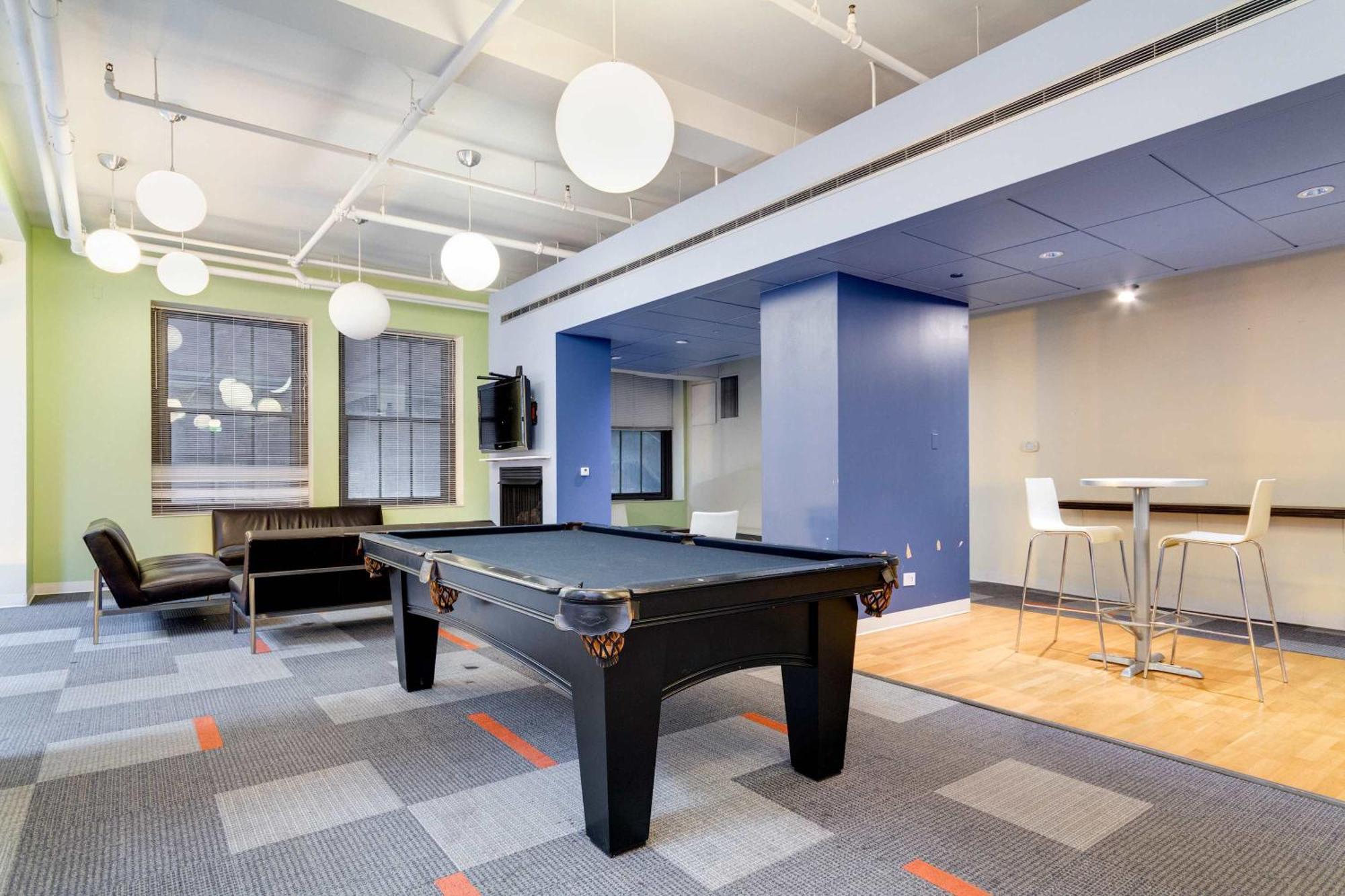 Apartment Downtown With Free In & Out Parking 5 Chicago