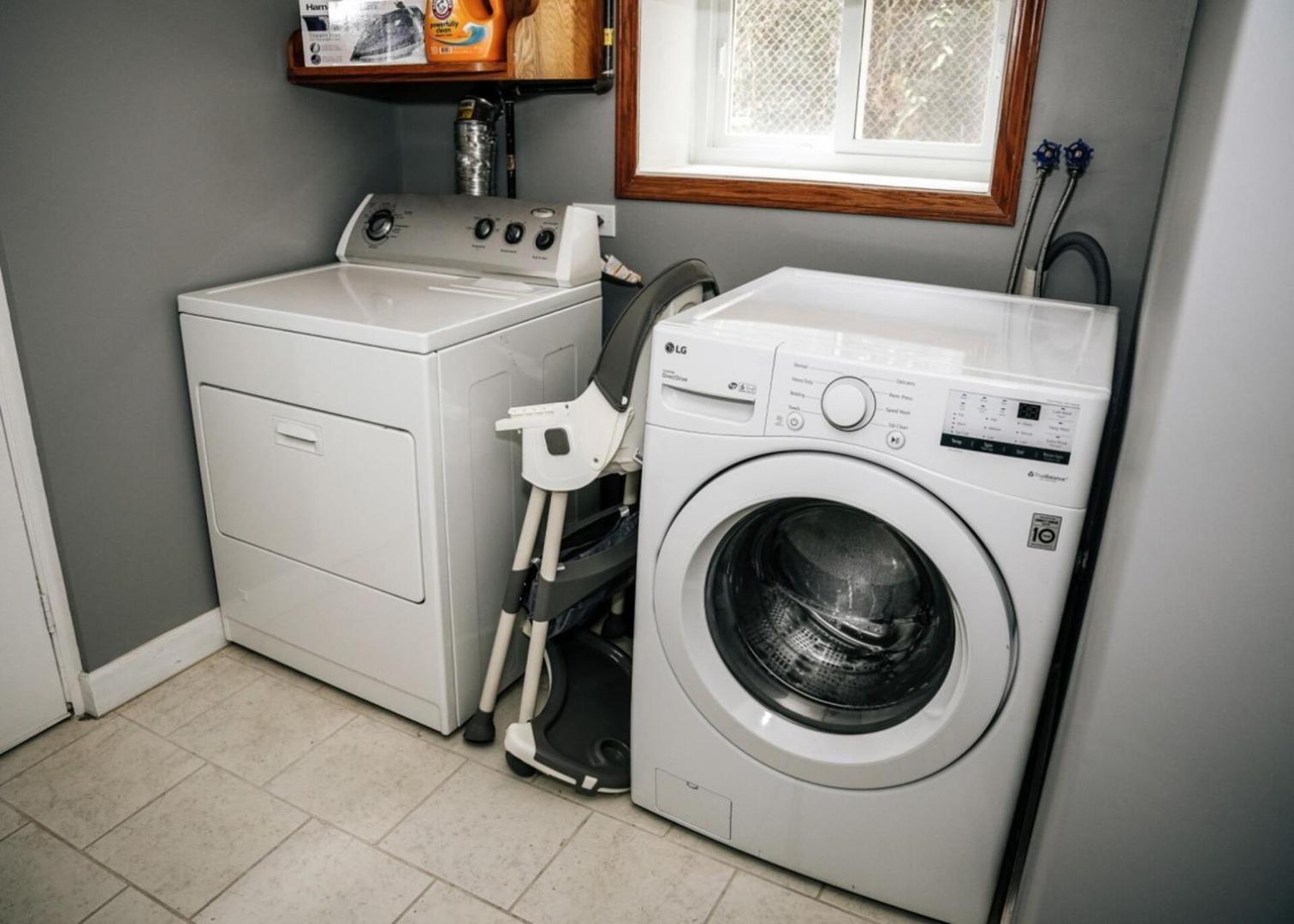 2br • Sleeps7 • Coffee Station • Backyard W/ Grill