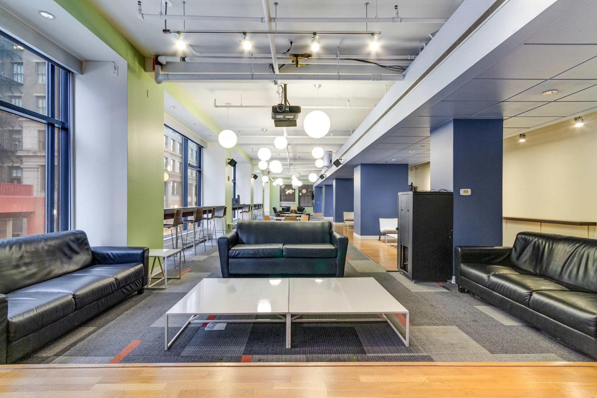 Downtown With Free In & Out Parking 5 Apartment Chicago