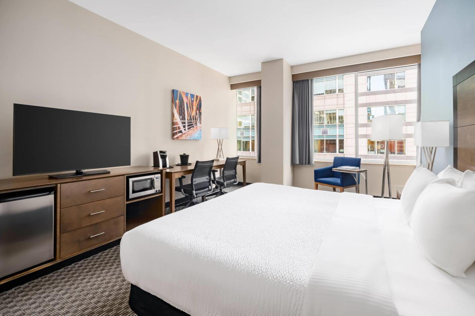 La Quinta Inn & Suites by Wyndham Chicago Downtown Hotel 3*