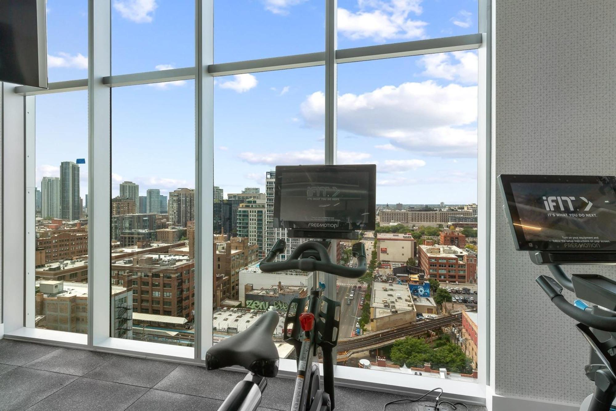 Kasa River North Aparthotel 4*