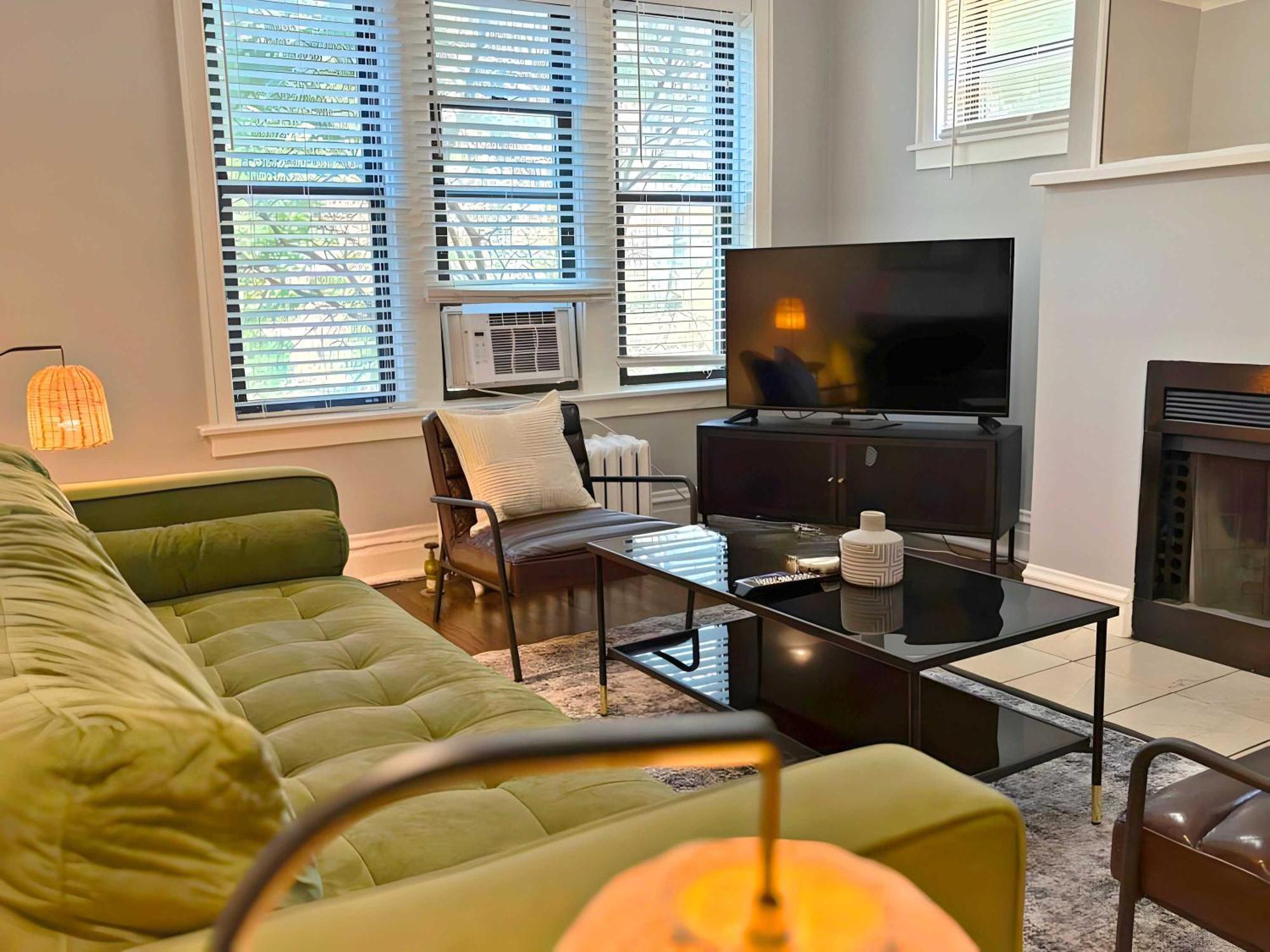 Apartment Relaxing Lakeview Escape 2br - Roscoe 35-2n Chicago