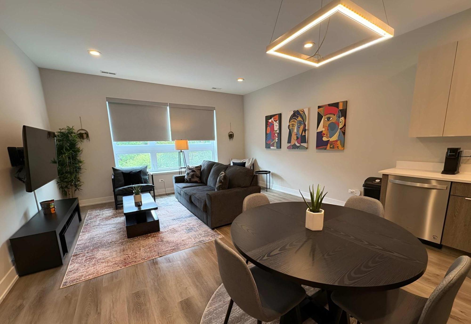 Sleek Style 3br Haven - Free Parking - Ashland 2n Apartment Chicago