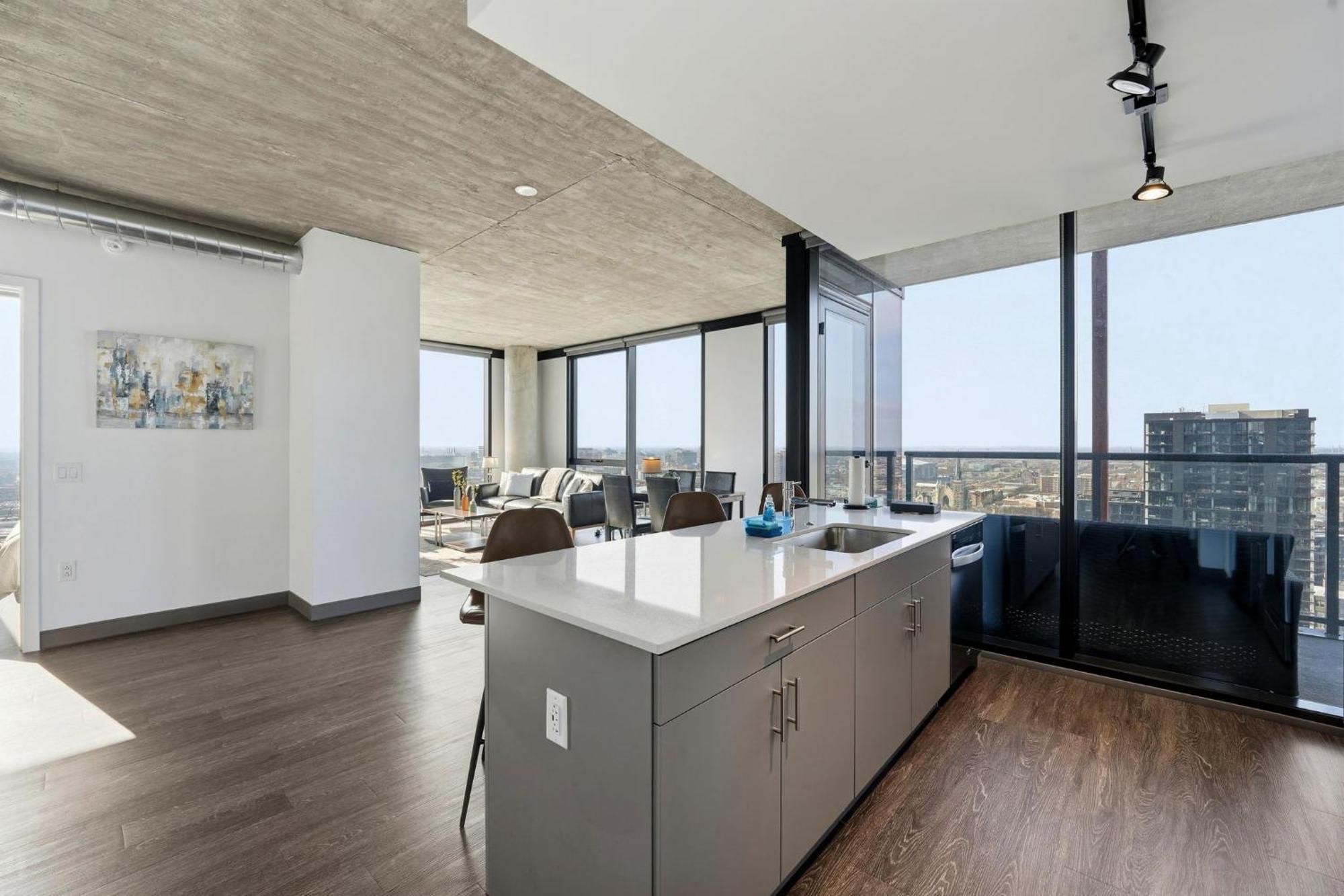 2br Designer Loft Modern Luxe In Center * Chicago