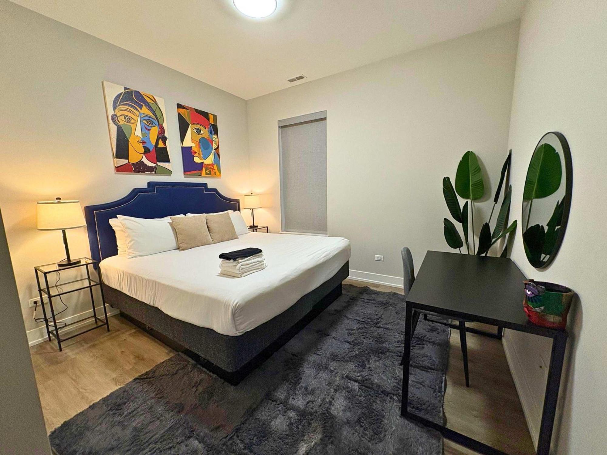 Sleek Style 3br Haven - Free Parking - Ashland 2n Chicago