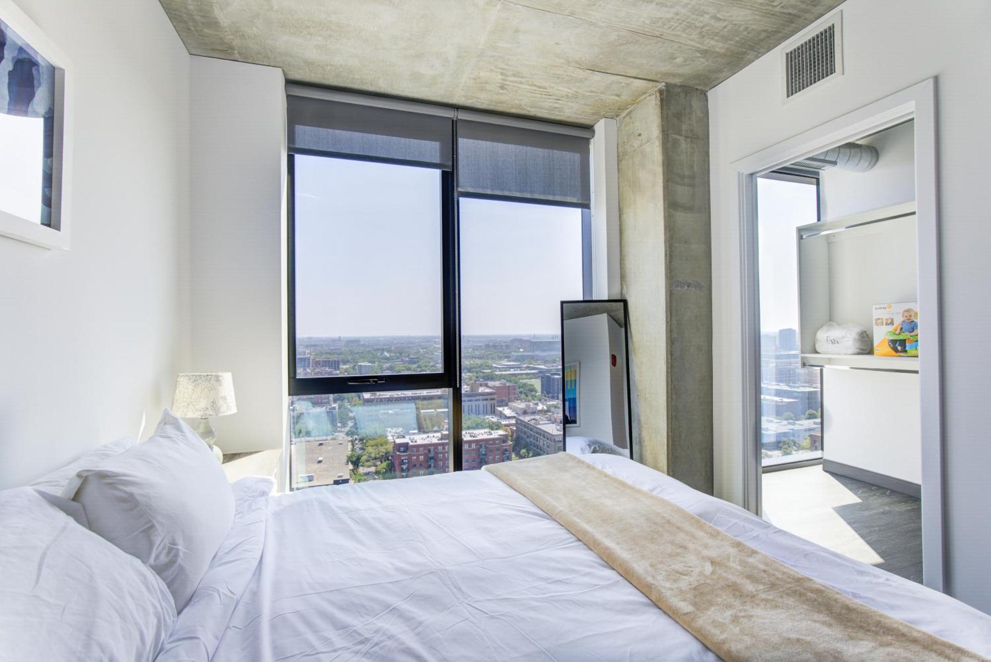 2br Designer Loft Modern Luxe In Center * Chicago