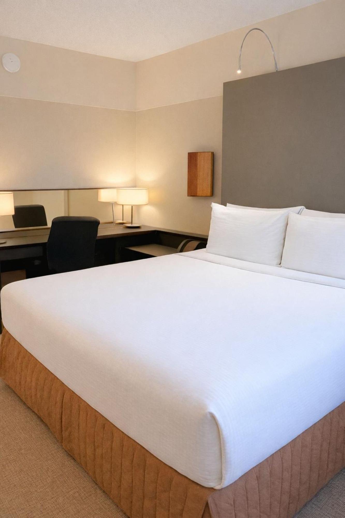 Crowne Plaza - West Loop By Ihg Hotel