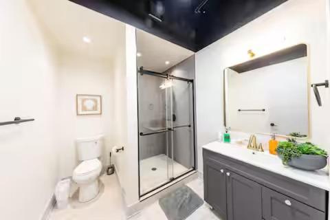 Group-friendly 6br Luxury In Prime South Loop Location With Optional Parking And Gym Access Near Mccormick Place, Soldier Field And Grant Park Apartment Chicago