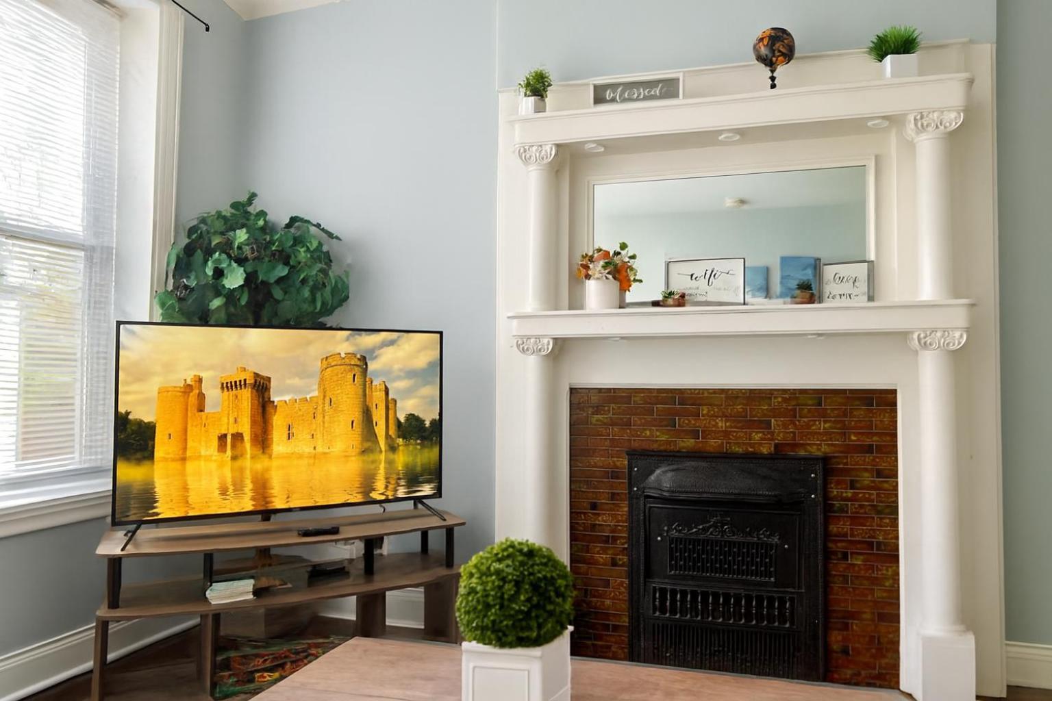 Apartment Prime Wrigley Spot Workspace Chicago