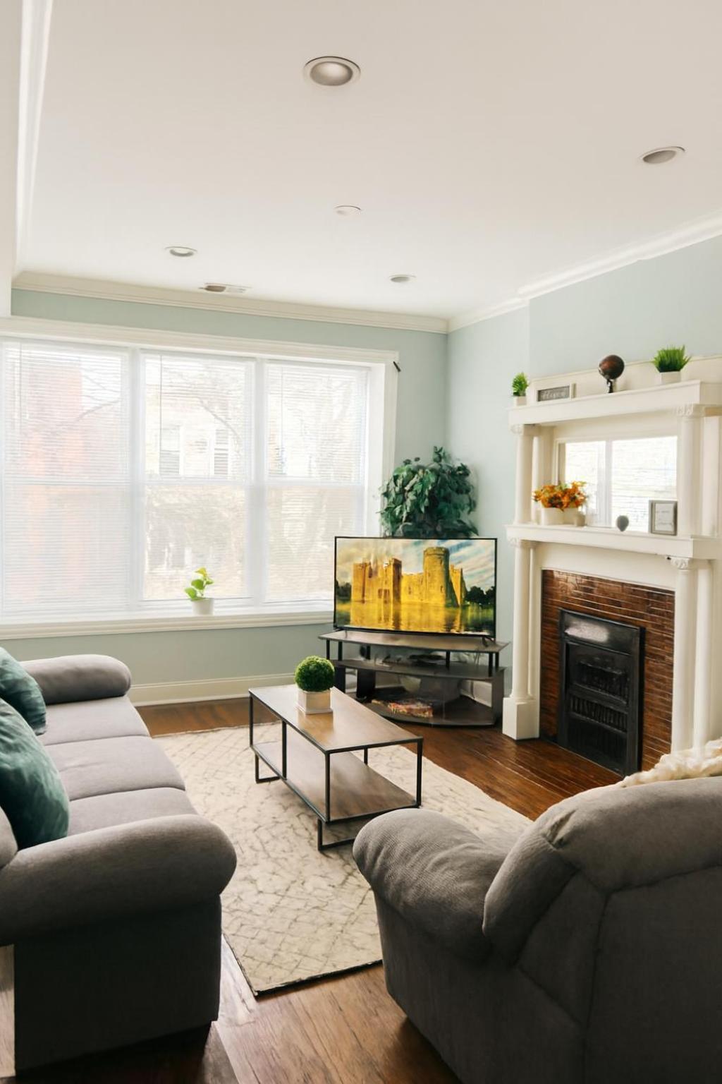 Prime Wrigley Spot Workspace Apartment