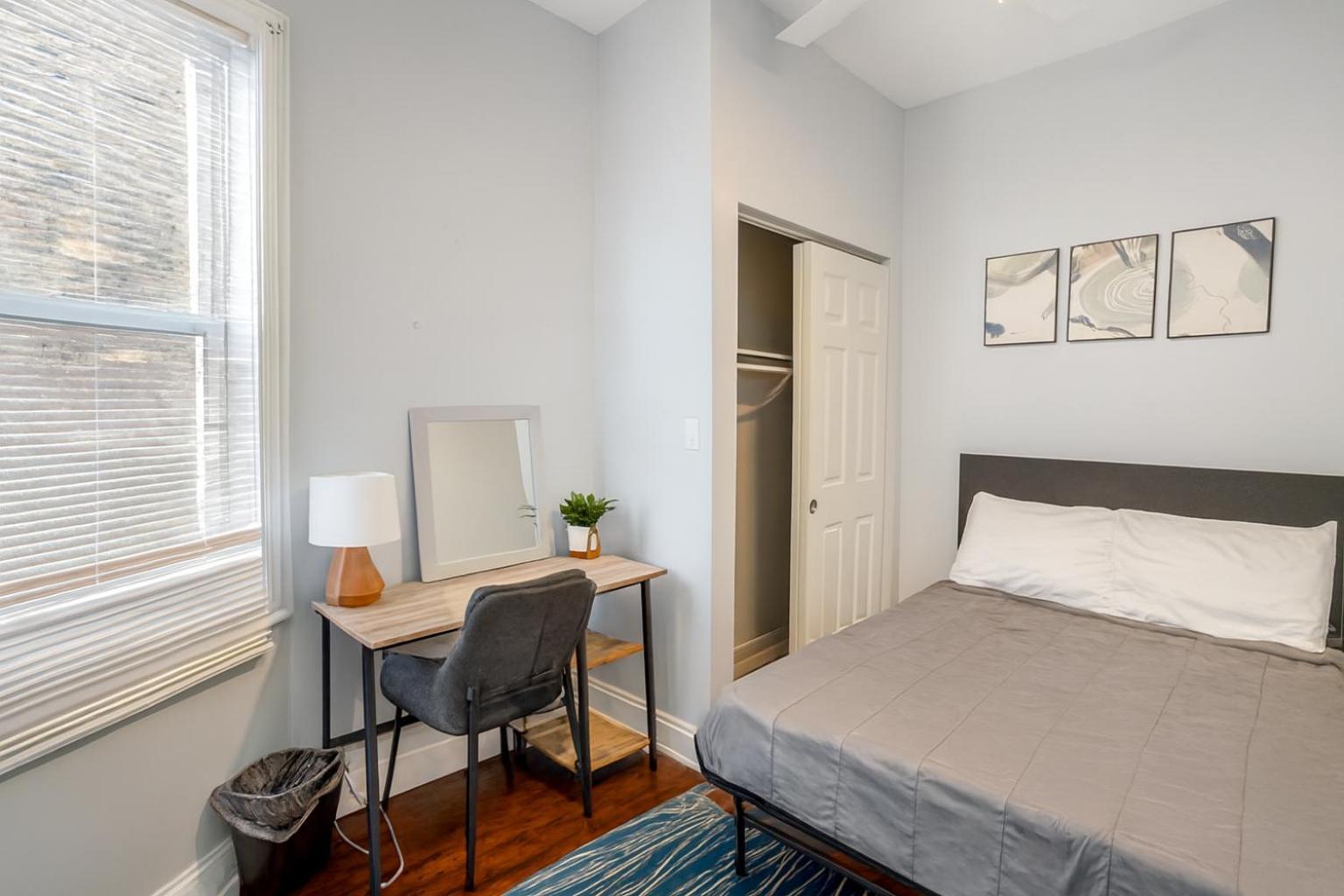 Prime Wrigley Spot Workspace Apartment