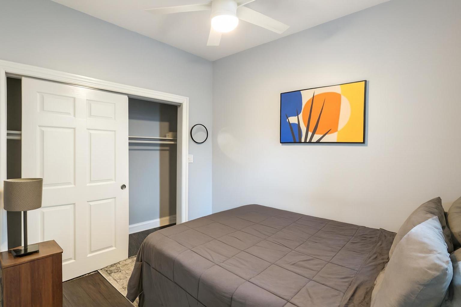 Apartment Prime Wrigley Spot Workspace