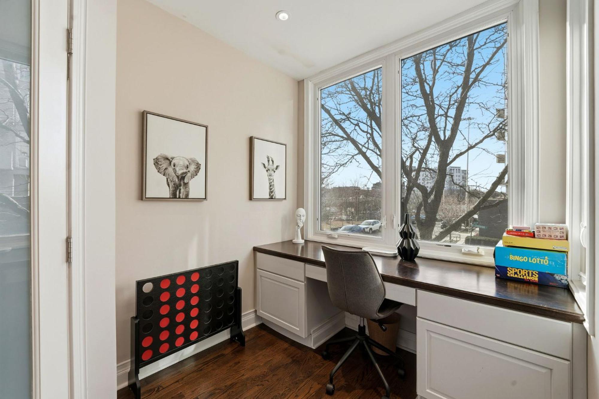 River West Modern 4-bd With Patio & Balcony Holiday home *