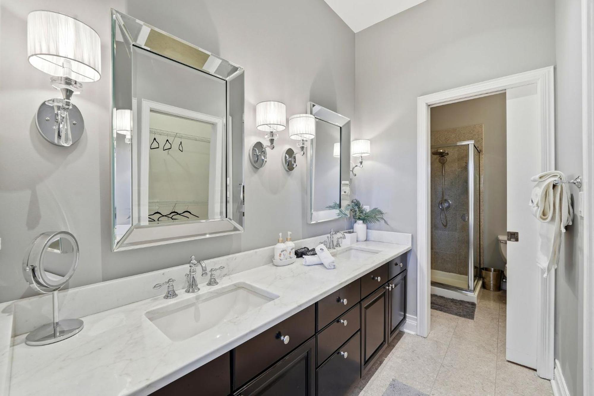 River West Modern 4-bd With Patio & Balcony Holiday home Chicago
