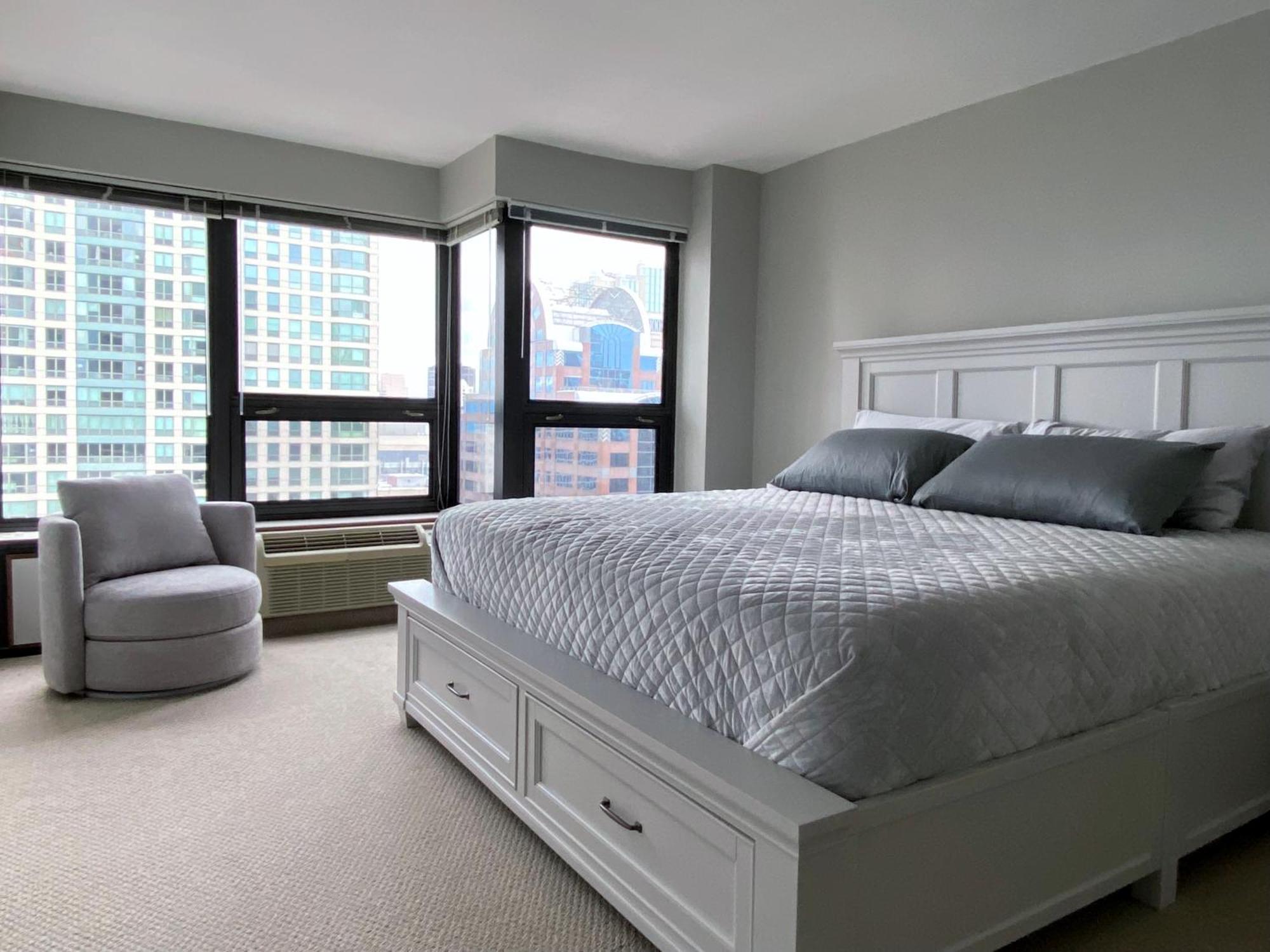 River North Magnificent Mile Condo, And Views, 43rd Floor Corner, Parking Included! Chicago