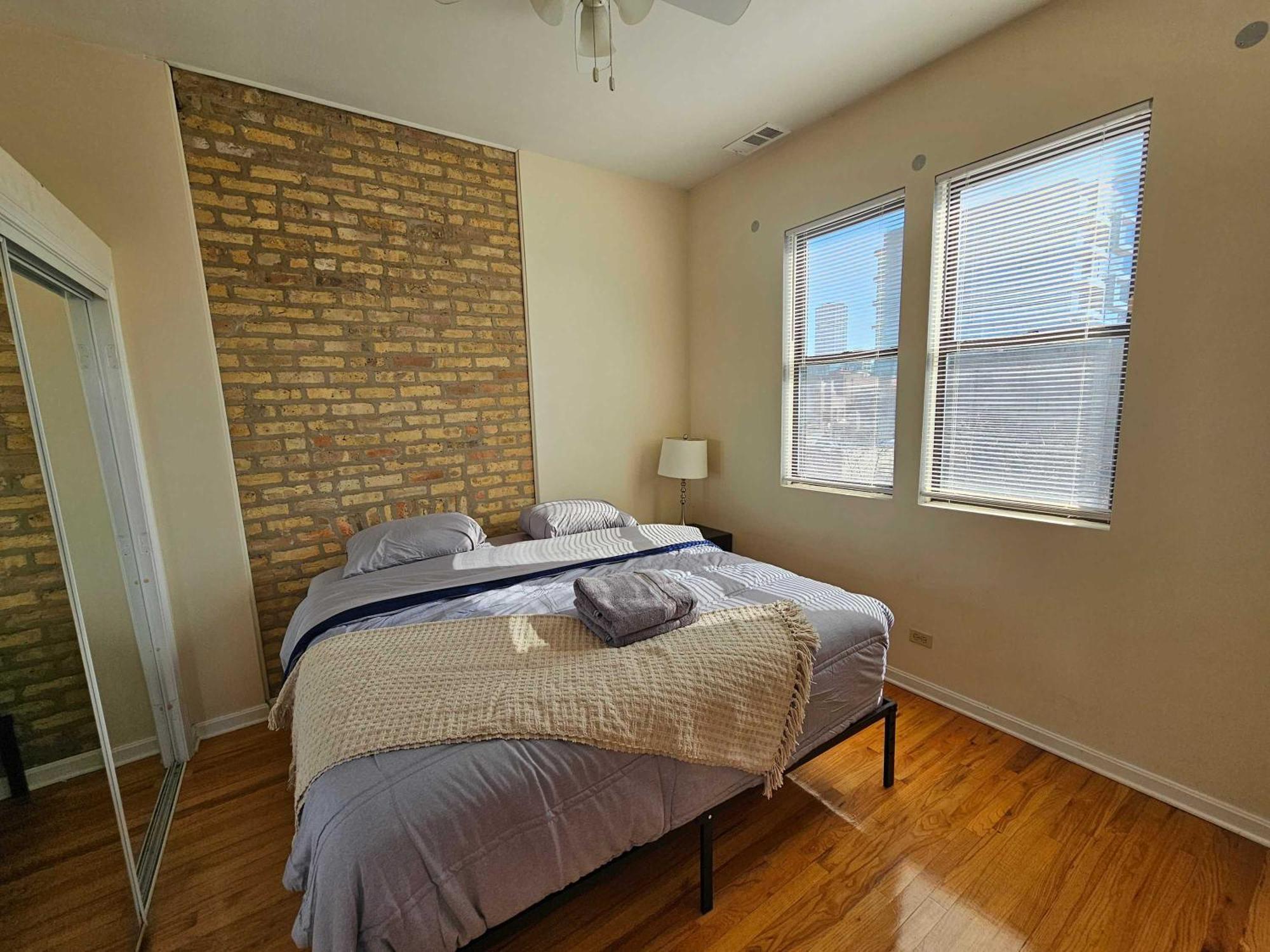 Apartment Two Bedroom West Loop