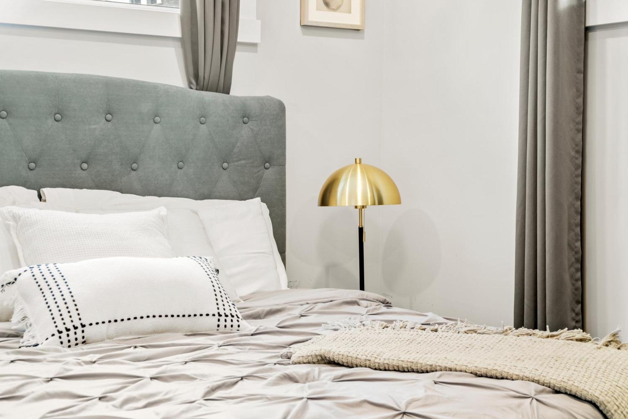 Season Edifice Apartment Chicago