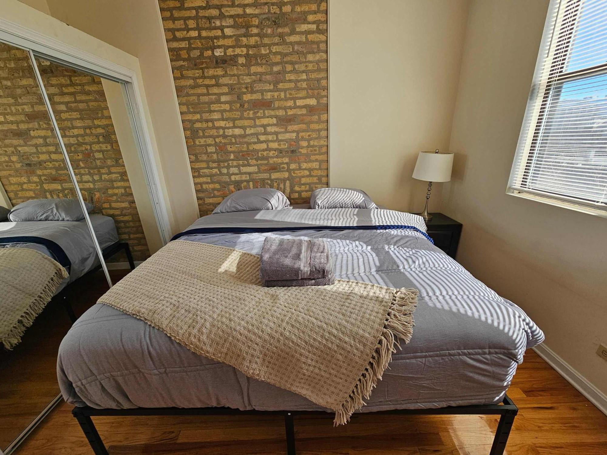 Apartment Two Bedroom West Loop