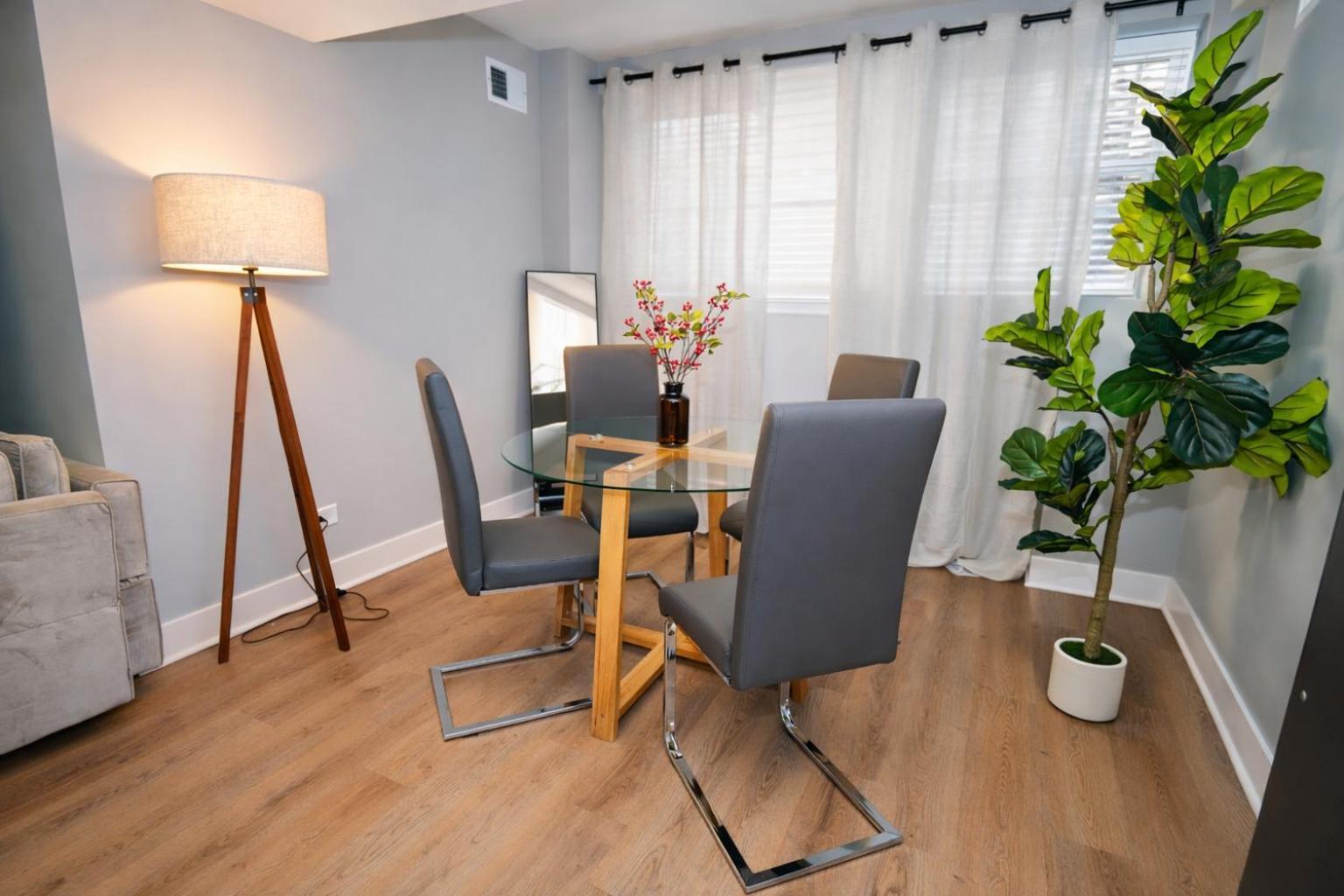 Apartment Cozy 3br Garden Near Loyola & Downtown