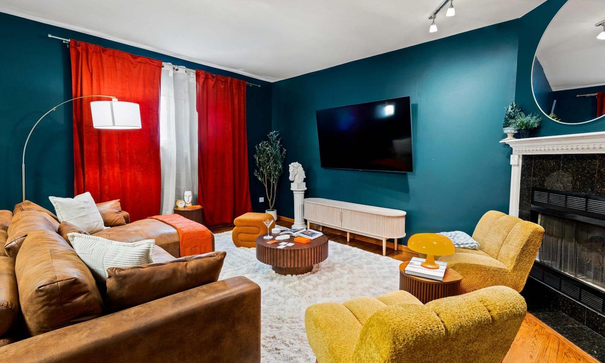 Pool Table, Pingpong, Arcade, 2-car Parking, 3 Floors Apartment *