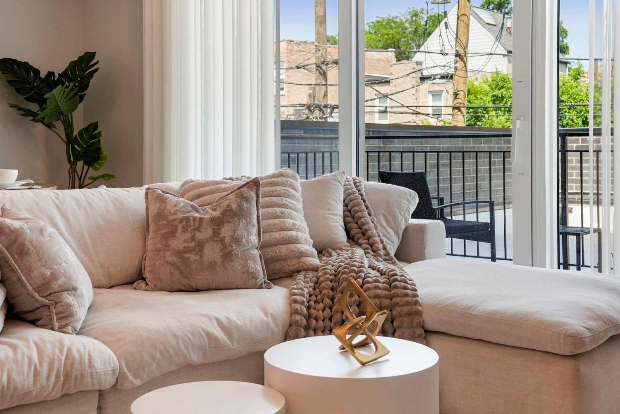 Modern By Med District With Parking & Laundry Chicago