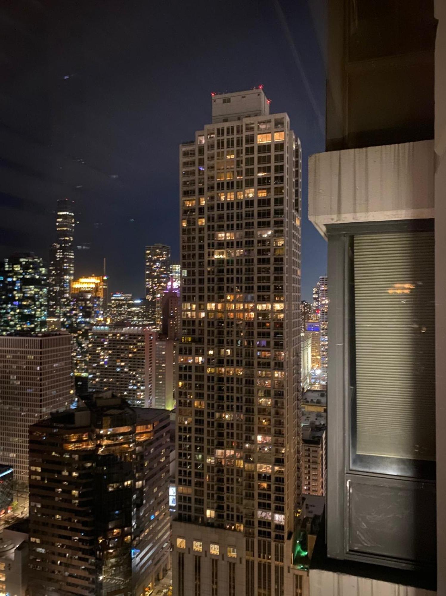 River North Magnificent Mile Condo, And Views, 43rd Floor Corner, Parking Included! Chicago
