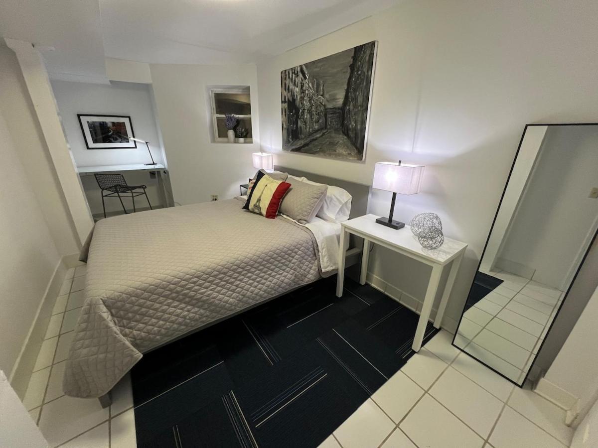 Private 2br 2ba Heart Of Boystown Walk To Wrigley Chicago