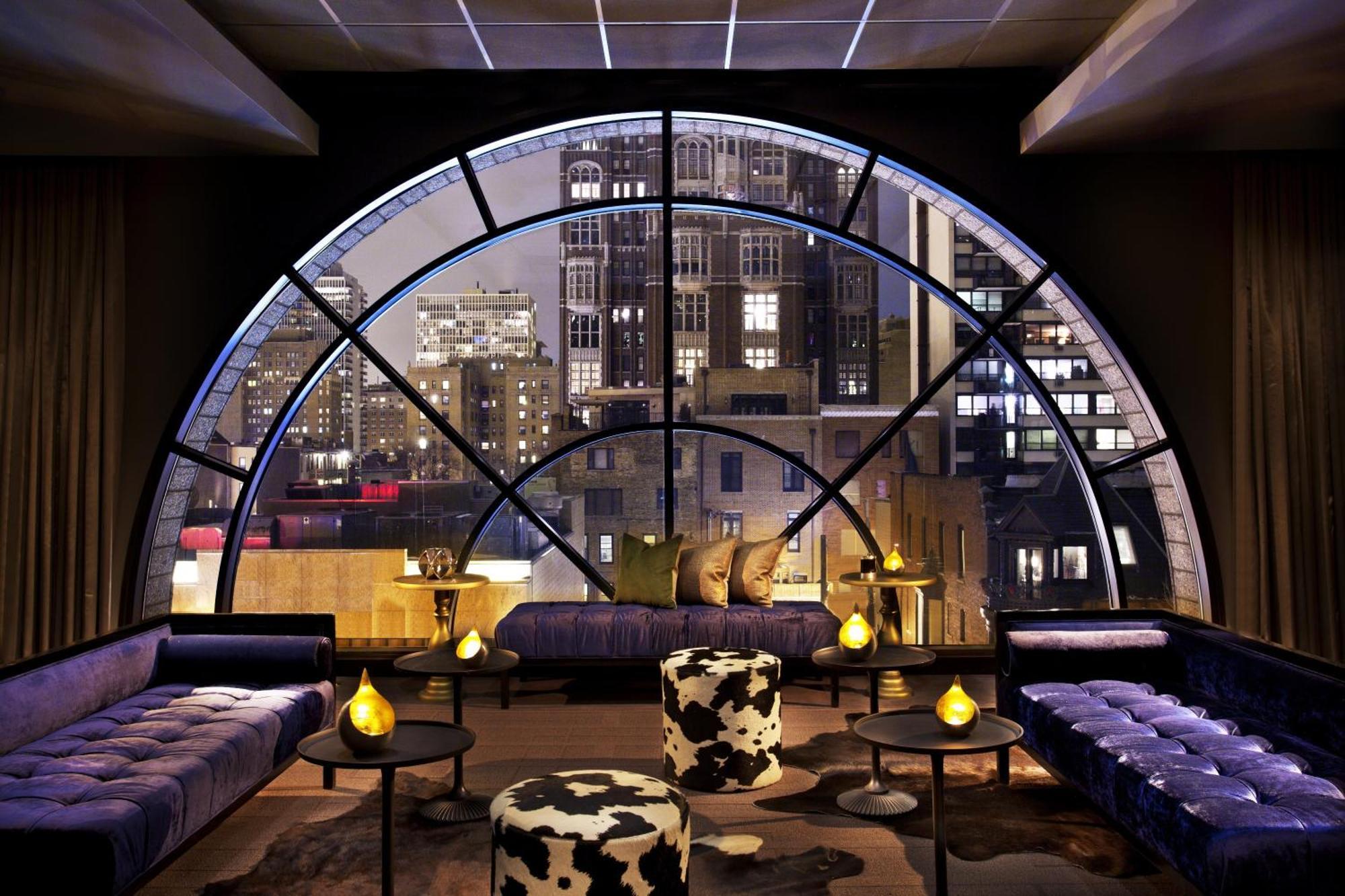 Thompson Chicago, By Hyatt Chicago