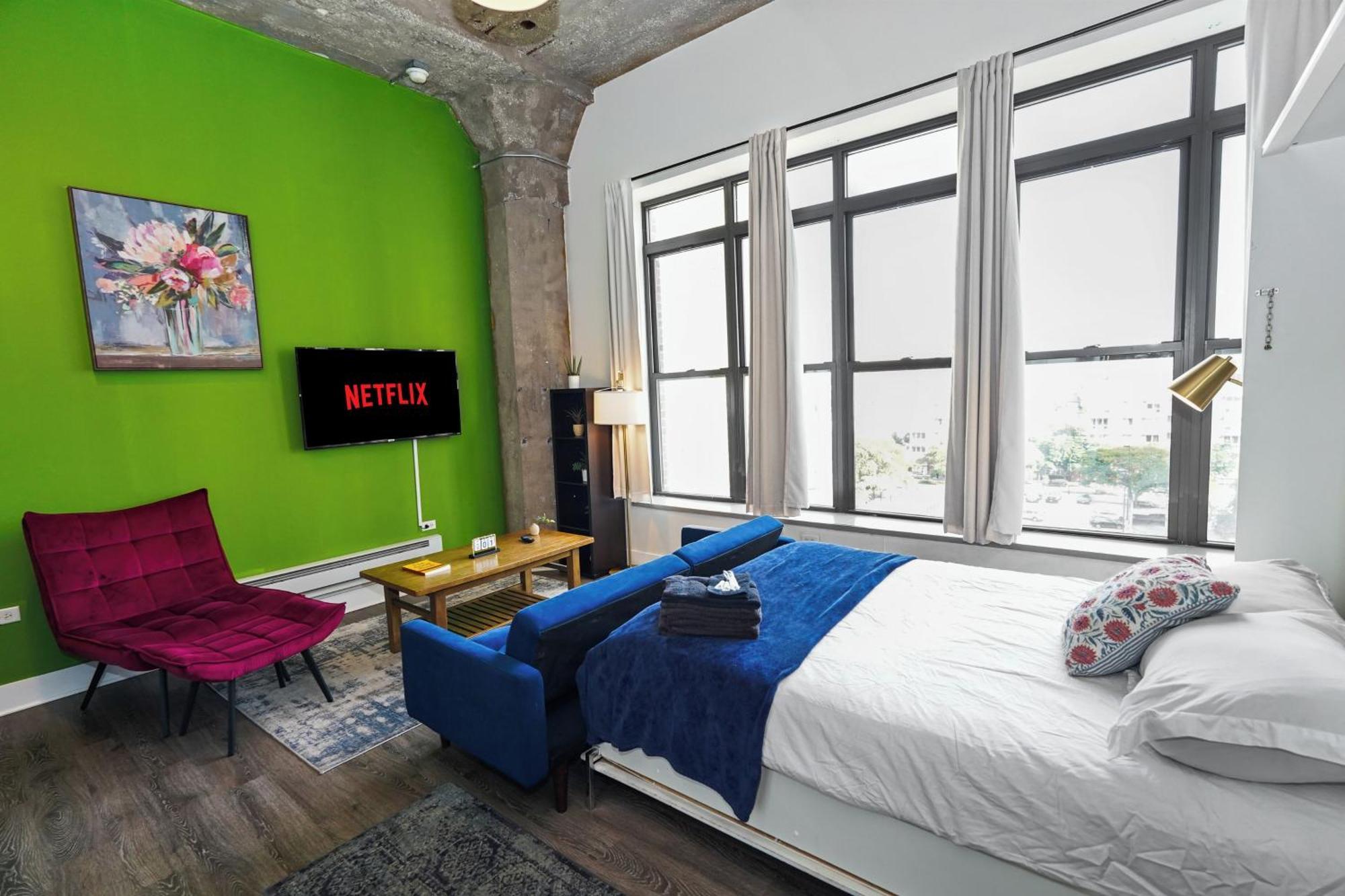 Mccormick Place With Optional Parking And Sleeps Up To 4 Chicago