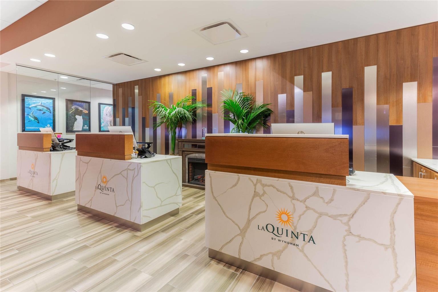 La Quinta & By Wyndham Downtown