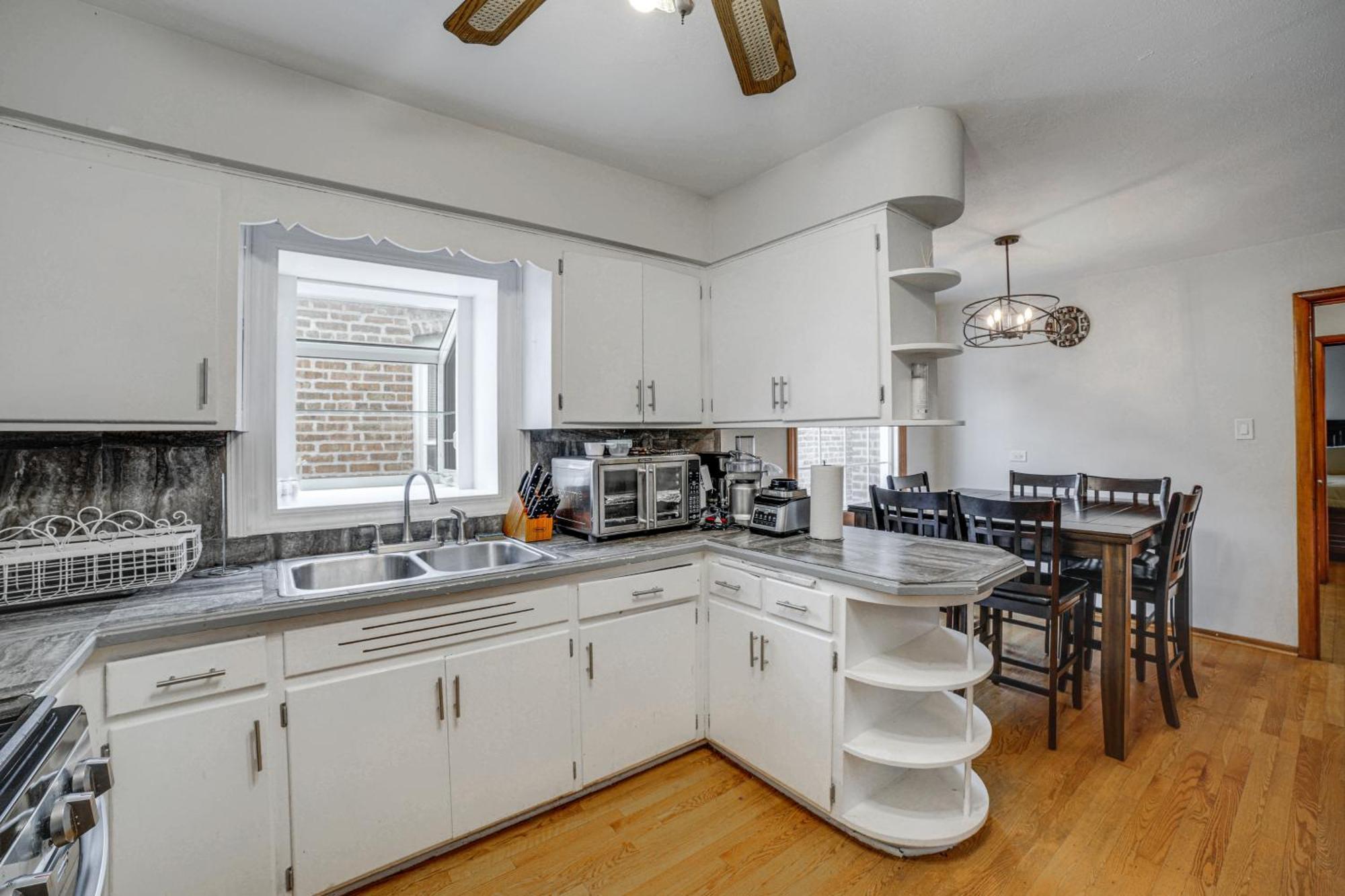 Holiday home Commuter-friendly In Chicago's South Side *