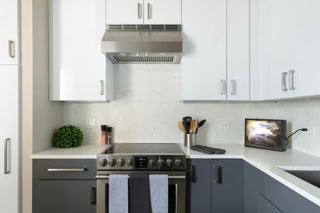 Apartment Downtown Penthouse 11parking Gym Pvt Patio
