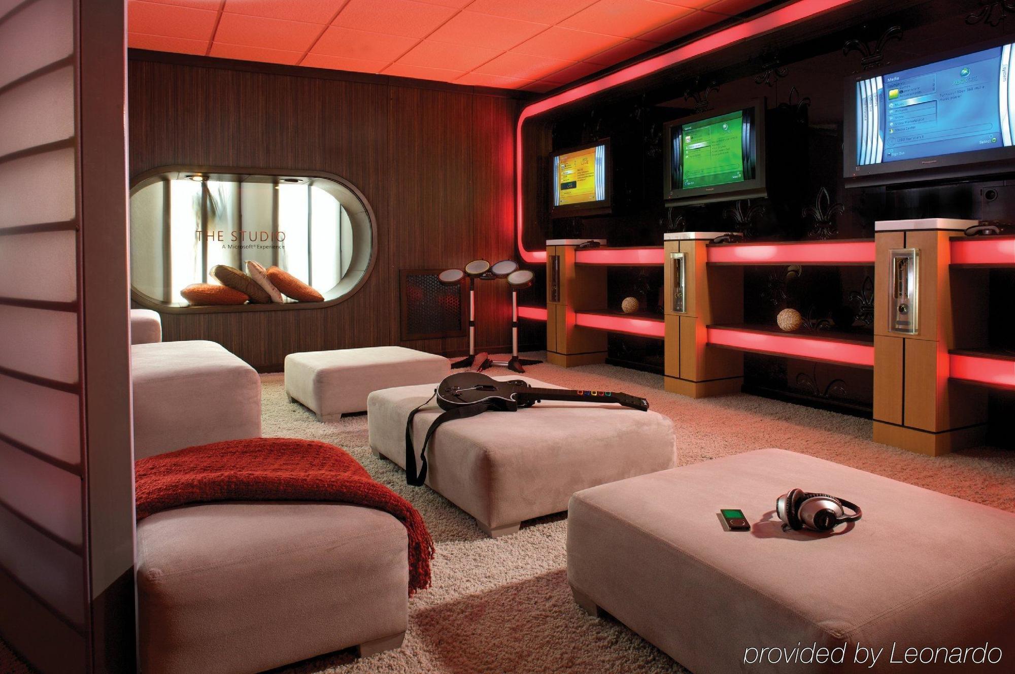 Downtown, Autograph Collection