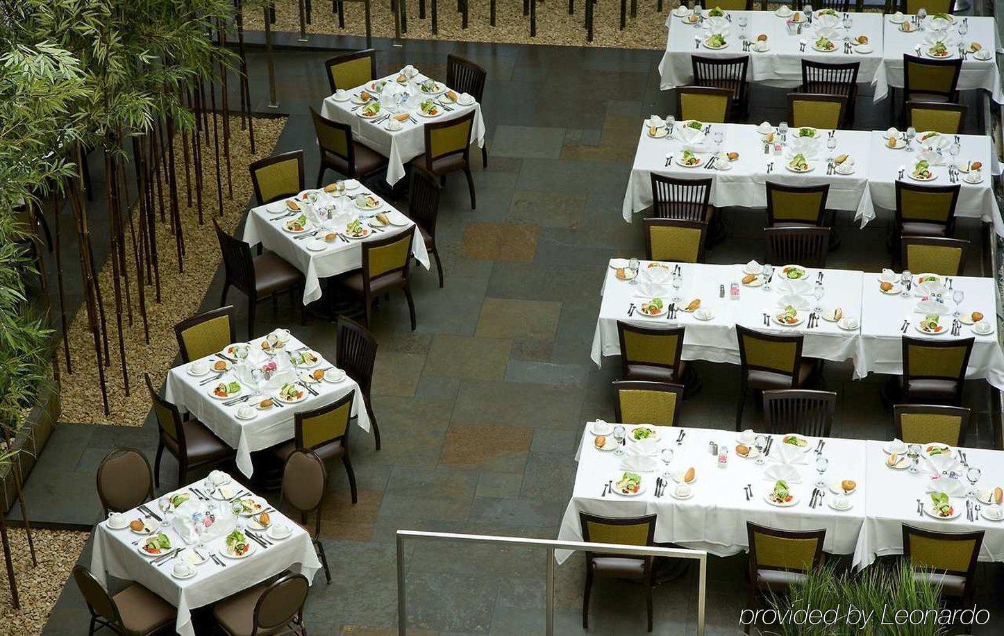 Embassy By Hilton Downtown Magnificent Mile Hotel 4*