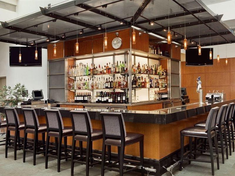 Hotel Embassy By Hilton Downtown Magnificent Mile