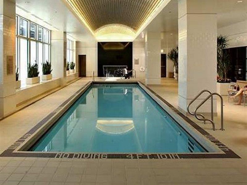 Hotel Embassy By Hilton Downtown Magnificent Mile 4*