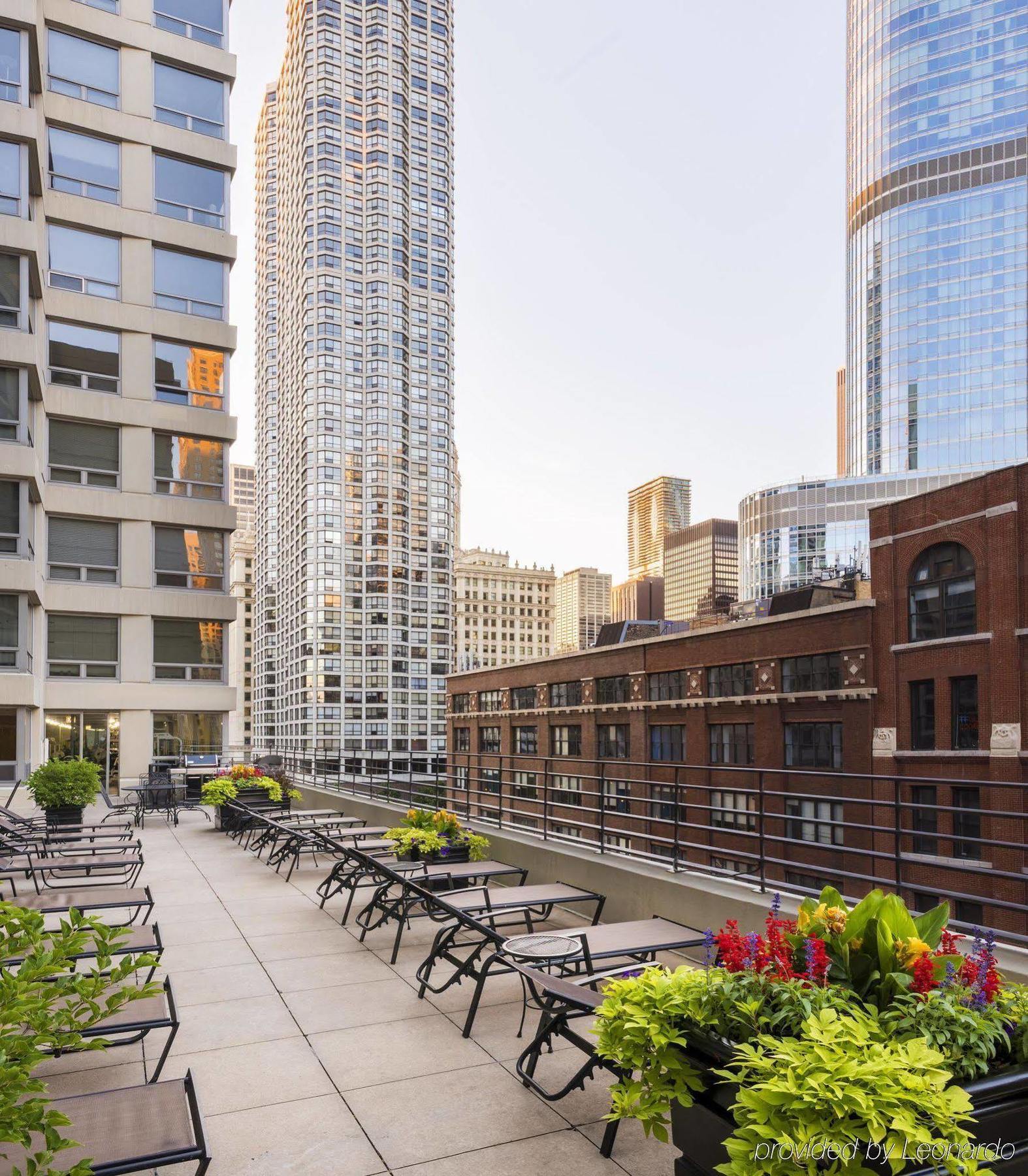 Courtyard By Marriott Downtown/river North Hotel Chicago