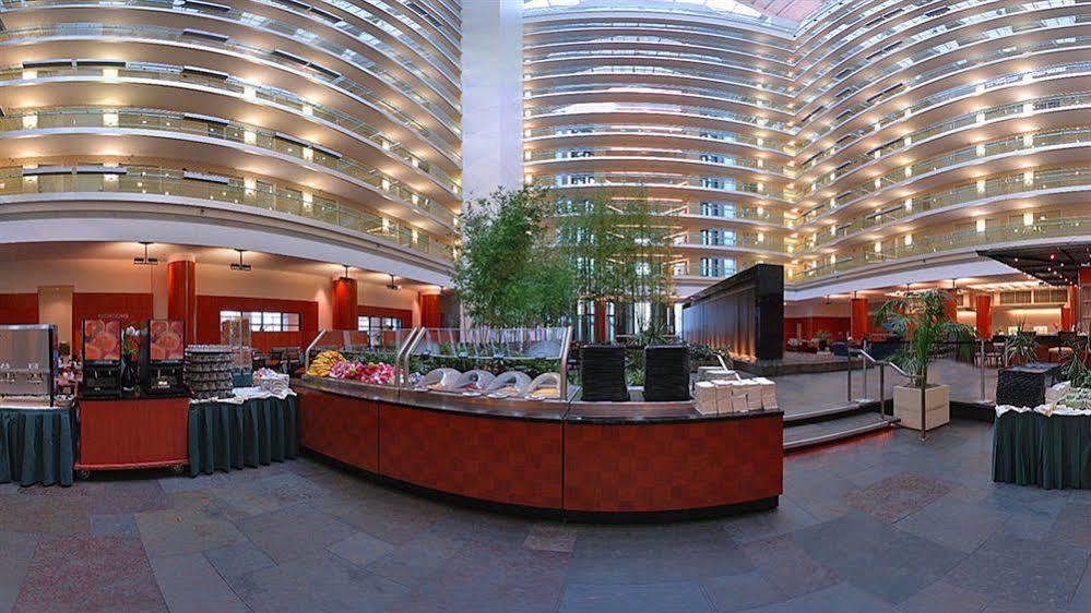 Embassy By Hilton Downtown Magnificent Mile Hotel 4*