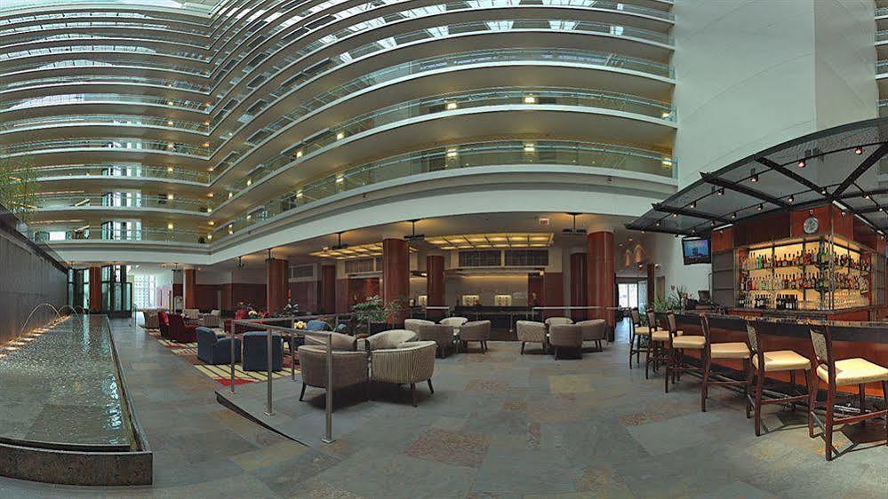 Embassy By Hilton Downtown Magnificent Mile 4* Chicago