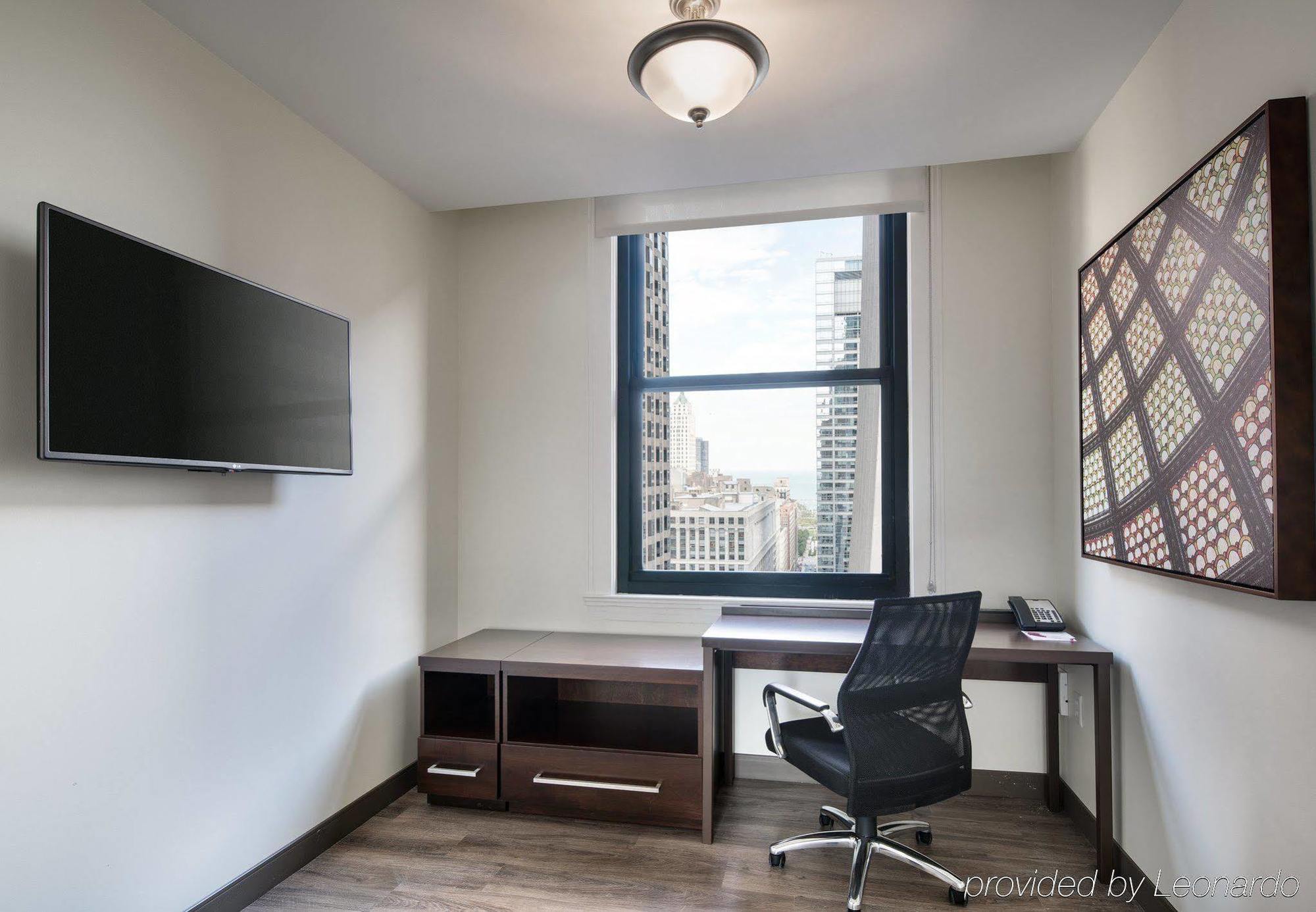 By Marriott Downtown/loop Hotel 3*