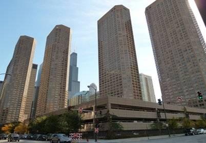 Apart-hotel Corporate Suites Network - 555 W. Madison 3*