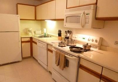 Apart-hotel Corporate Suites Network - 555 W. Madison