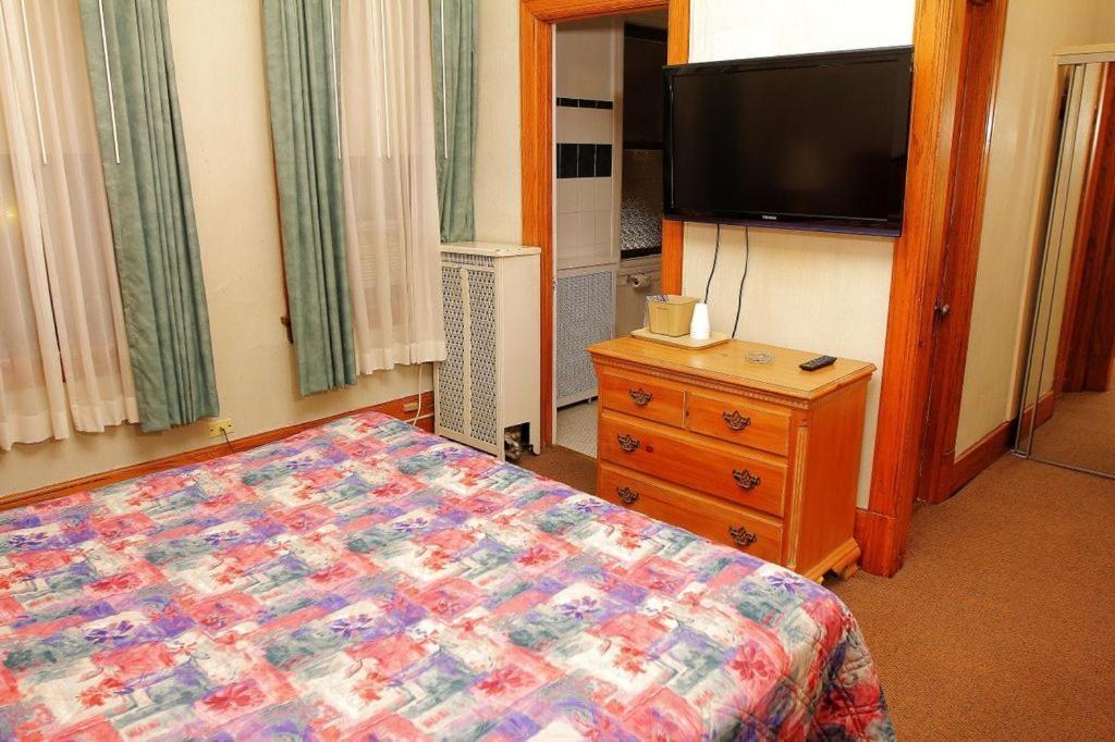 At Lincoln Park 2* Chicago