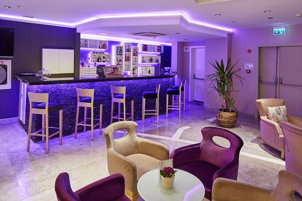 Hotel Doubletree By Hilton Magnificent Mile 4*
